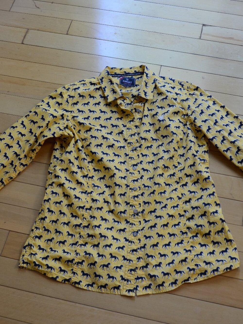 Ariat long-sleeve western shirt horse printed Fits L